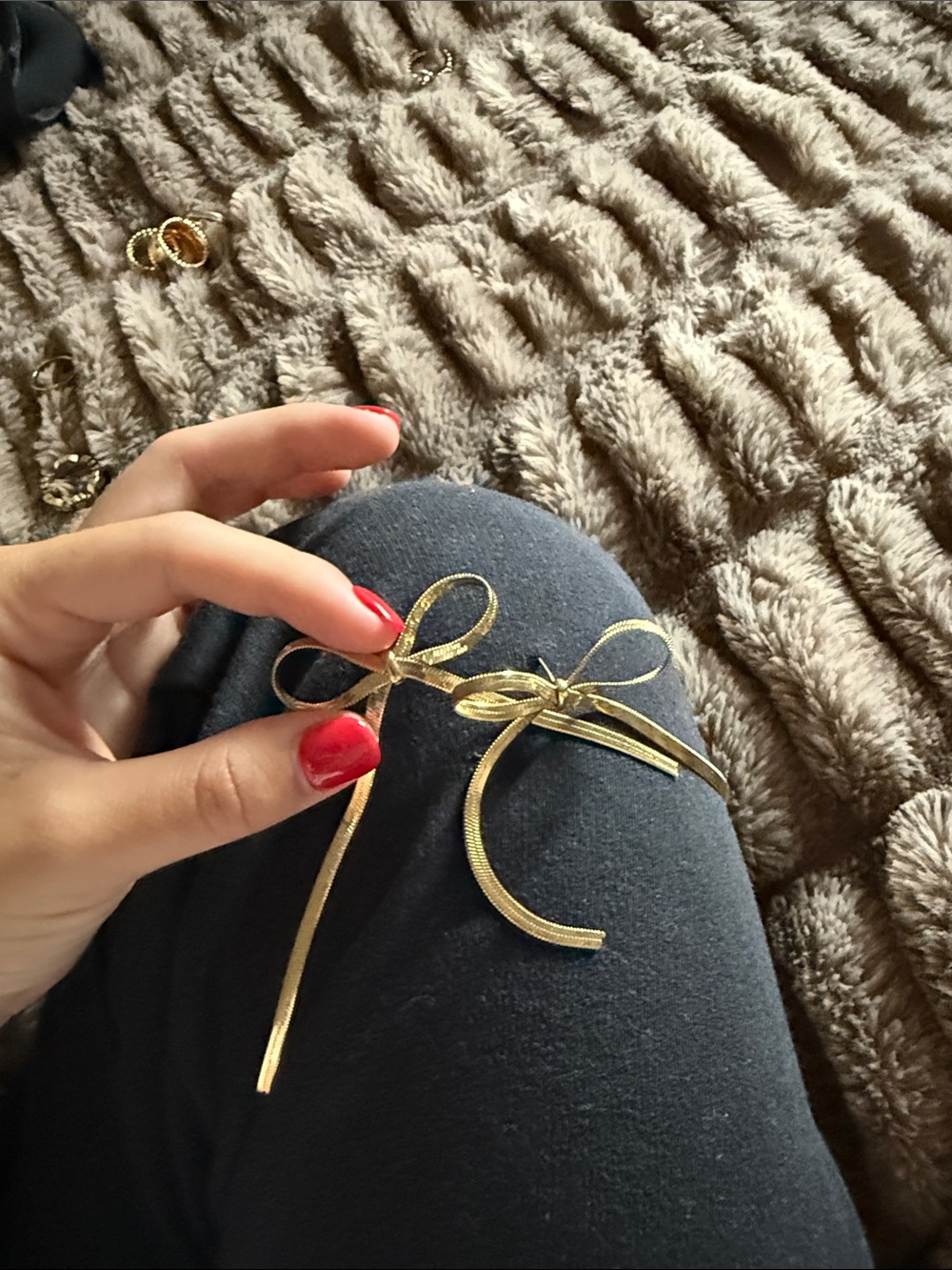 Gold bow earrings